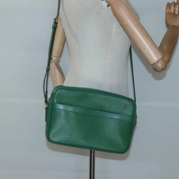 LOUIS VUITTON Epi Trocadero 27 Shoulder Bag Green LV Auth - Picture 14 of 16